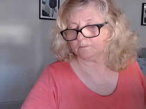 NoraMelow online show from 07-11-26, 07:44