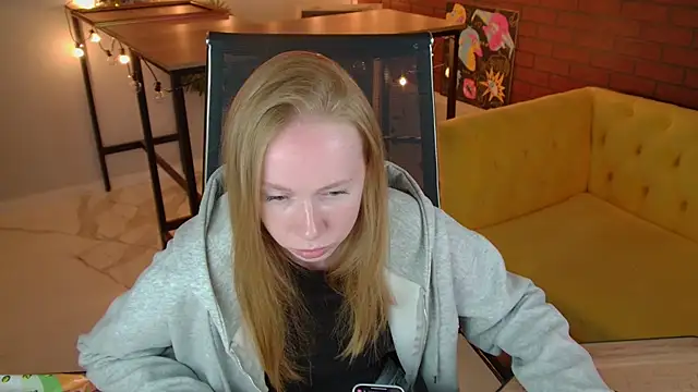 BellaRosewood online show from 06-28-26, 05:24