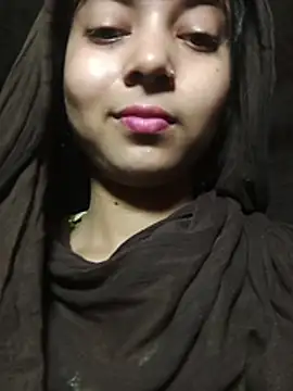 Snapshot of Simran_143 chatting on 07-25-26, 04:59 Simran 143 online show from 07-25-26, 04:59