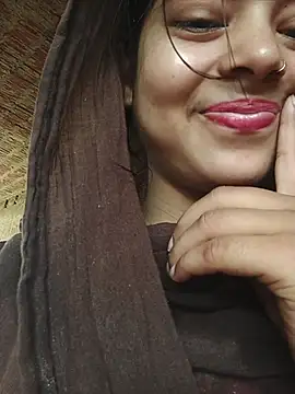 Snapshot of Simran_143 chatting on 08-01-26, 04:45 Simran 143 online show from 08-01-26, 04:45
