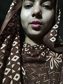 Snapshot of Simran_143 chatting on 08-04-26, 04:20 Simran 143 online show from 08-04-26, 04:20