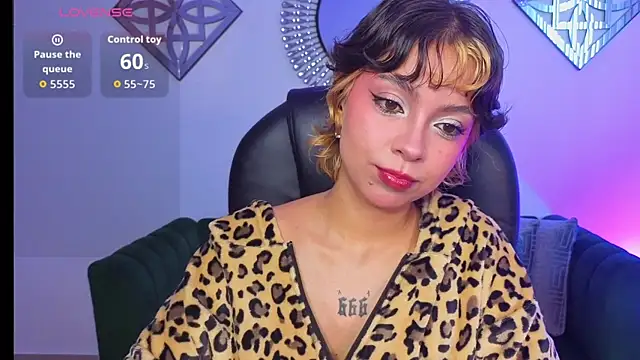 Honeyy Taylor online show from 07-14-26, 02:12