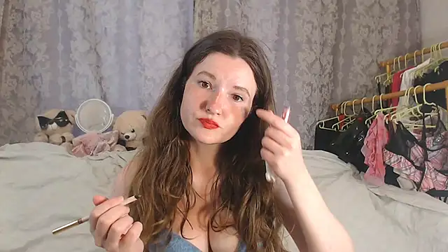 Snapshot of ChloeBrooklyn chatting on 06-24-26, 02:05 ChloeBrooklyn online show from 06-24-26, 02:05