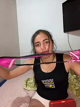 Julia valentina online show from 07-14-26, 12:57