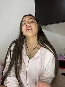 Julia valentina online show from 07-17-26, 04:52