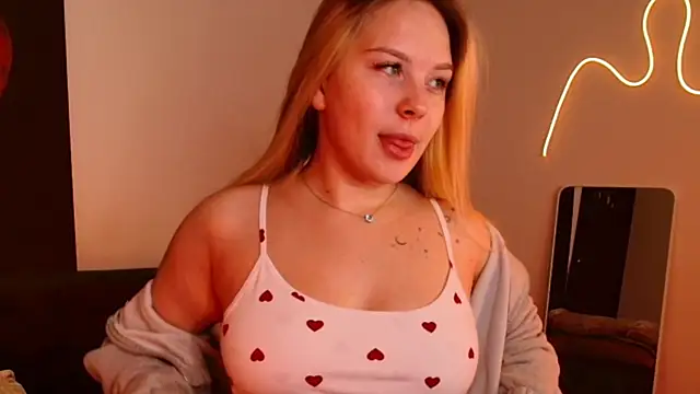 Snapshot of bellablanche chatting on 07-18-26, 06:17 bellablanche online show from 07-18-26, 06:17