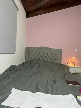 Snapshot of selina-sky chatting on 07-09-26, 02:59 selina-sky online show from 07-09-26, 02:59