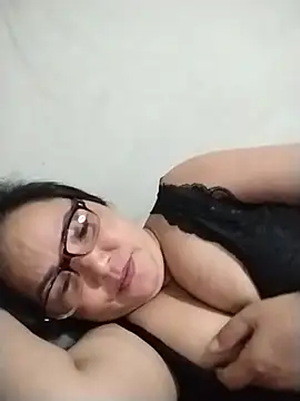 Snapshot of Naaya8109 chatting on 07-21-26, 12:02 Naaya8109 online show from 07-21-26, 12:02