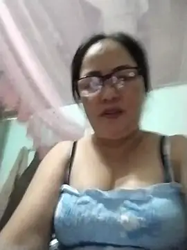 Snapshot of Naaya8109 chatting on 08-01-26, 02:44 Naaya8109 online show from 08-01-26, 02:44