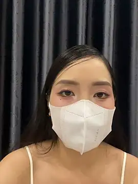 Lilyluta2000 online show from 07-07-26, 04:11