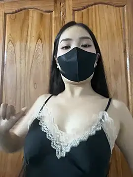 Lilyluta2000 online show from 07-08-26, 04:33