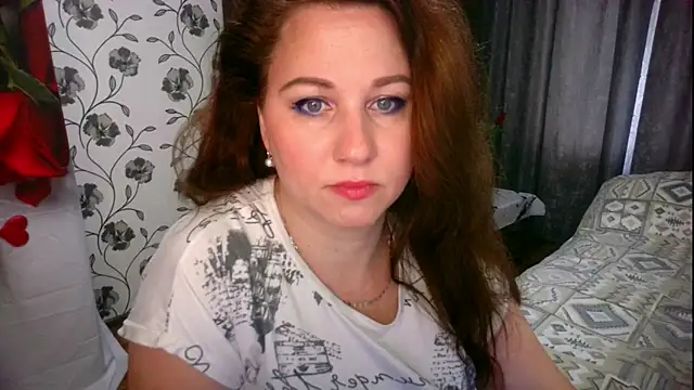 Snapshot of MirandaSummer2 chatting on 06-26-26, 06:29 MirandaSummer2 online show from 06-26-26, 06:29