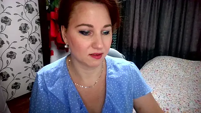 Snapshot of MirandaSummer2 chatting on 07-27-26, 08:21 MirandaSummer2 online show from 07-27-26, 08:21