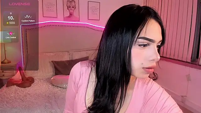 Snapshot of mila__vega chatting on 07-15-26, 04:18 mila vega online show from 07-15-26, 04:18