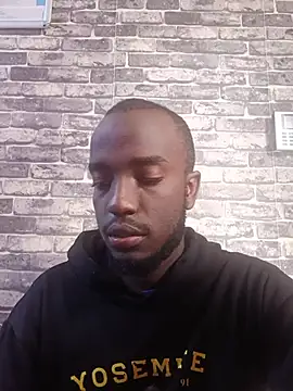 Snapshot of Earnthis chatting on 08-06-26, 01:13 Earnthis online show from 08-06-26, 01:13