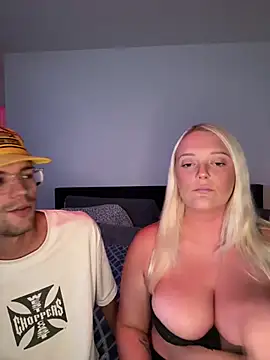 Blondebarbie21 online show from 08-09-26, 12:45