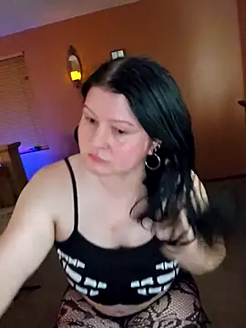 Snapshot of SpicyRosy chatting on 06-22-26, 04:20 SpicyRosy online show from 06-22-26, 04:20