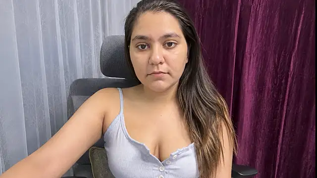 Yours sakhiii online show from 06-19-26, 08:18