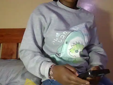 Priscay online show from 07-17-26, 04:41