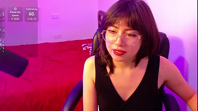Snapshot of Vesna10 chatting on 08-05-26, 11:02 Vesna10 online show from 08-05-26, 11:02