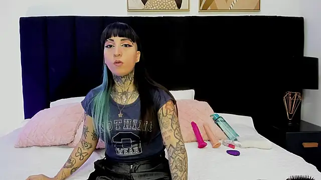 izzy moon7 online show from 06-20-26, 11:02