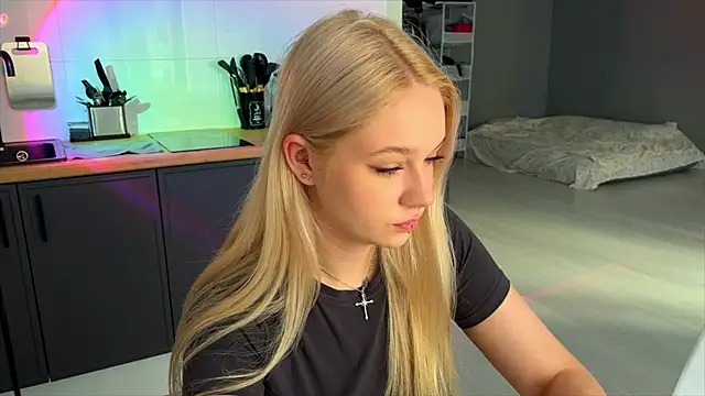 MichelleMargiela online show from 07-14-26, 03:33