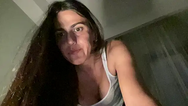 Snapshot of Rineliadi chatting on 08-06-26, 05:04 Rineliadi online show from 08-06-26, 05:04