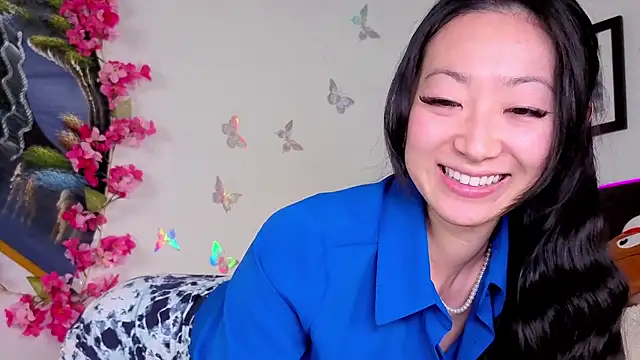 MySweetSofie online show from 09-18-25, 05:59