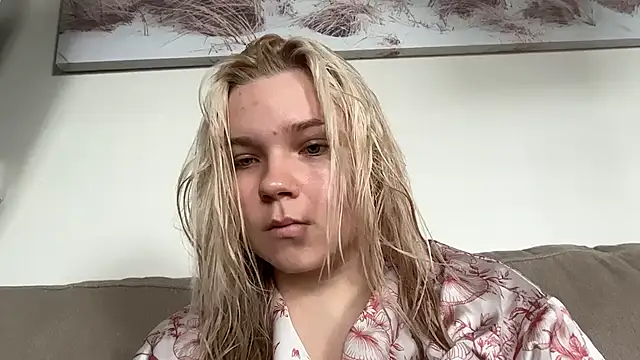 Laveliari online show from 06-20-26, 06:54