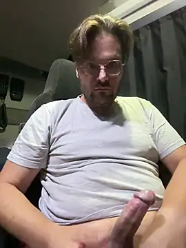 Snapshot of Belkeue40 chatting on 07-28-26, 02:40 Belkeue40 online show from 07-28-26, 02:40