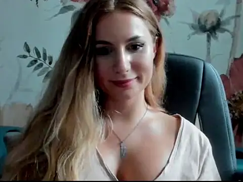 SweetLissi online show from 08-04-26, 05:15