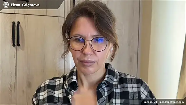 Snapshot of Linoria chatting on 06-24-26, 06:12 Linoria online show from 06-24-26, 06:12