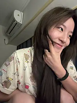 Snapshot of Uugirl00 chatting on 07-24-26, 03:43 Uugirl00 online show from 07-24-26, 03:43