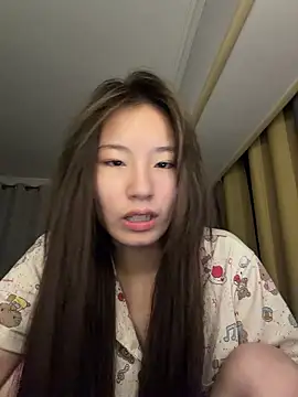 Snapshot of Uugirl00 chatting on 07-27-26, 04:14 Uugirl00 online show from 07-27-26, 04:14