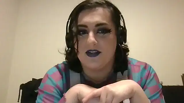 Snapshot of SuitedSummer57 chatting on 07-02-26, 11:55 SuitedSummer57 online show from 07-02-26, 11:55