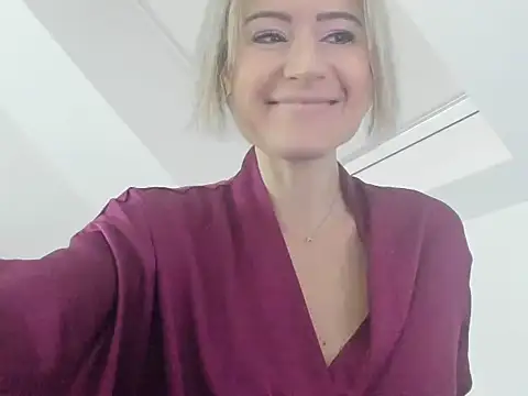 Snapshot of Ssoniaaa chatting on 02-17-25, 10:29 Ssoniaaa online show from 02-17-25, 10:29