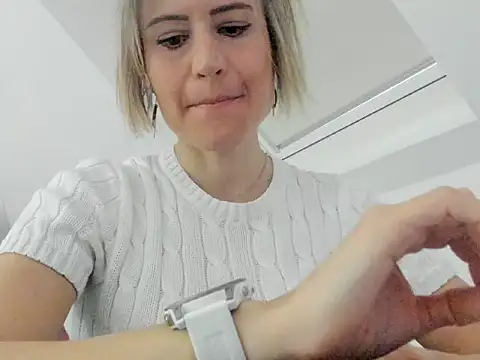 Snapshot of Ssoniaaa chatting on 03-07-25, 04:22 Ssoniaaa online show from 03-07-25, 04:22