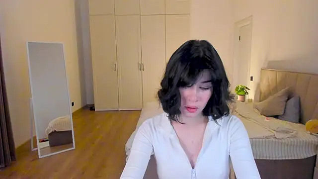 Ellie baillie online show from 06-27-26, 06:18