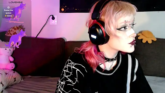 Snapshot of meow_nicole chatting on 07-05-26, 06:59 meow nicole online show from 07-05-26, 06:59