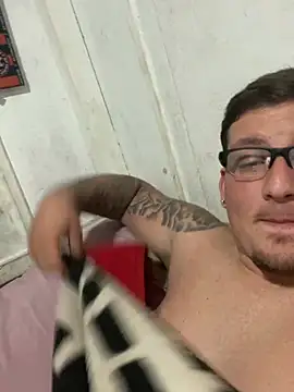 Snapshot of luisinnnnnn chatting on 07-15-26, 03:34 luisinnnnnn online show from 07-15-26, 03:34
