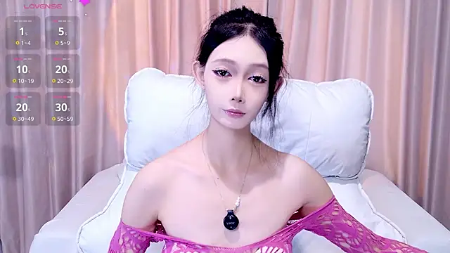 Snapshot of YangYang-0805 chatting on 07-26-26, 05:15 YangYang-0805 online show from 07-26-26, 05:15