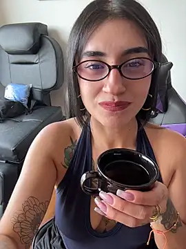 Snapshot of JennaNovva chatting on 07-28-26, 04:39 JennaNovva online show from 07-28-26, 04:39