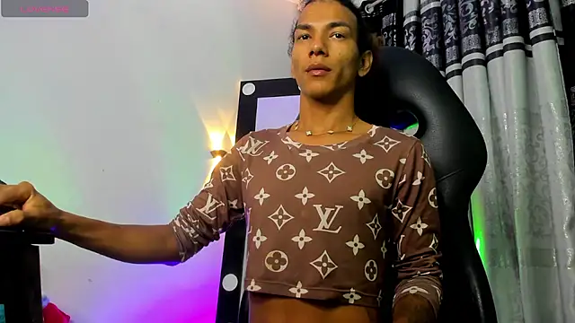 katiee11 online show from 07-22-26, 05:32