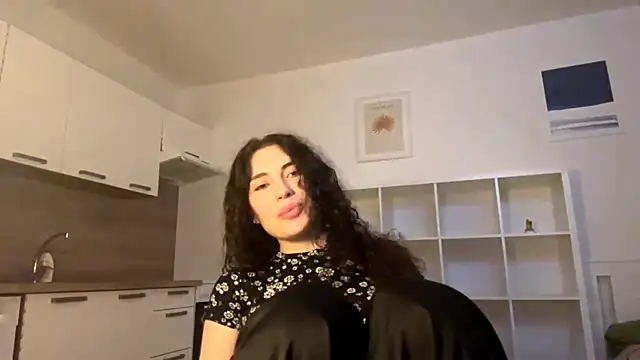 Snapshot of runawyin chatting on 07-14-26, 06:24 runawyin online show from 07-14-26, 06:24