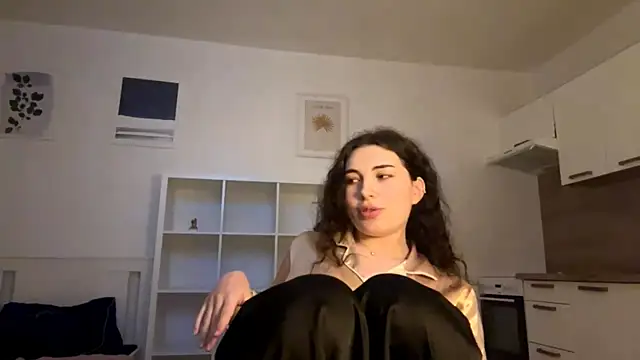 Snapshot of runawyin chatting on 07-31-26, 07:24 runawyin online show from 07-31-26, 07:24