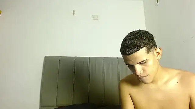 Snapshot of Jose_And_Daniel chatting on 06-26-26, 04:28 Jose And Daniel online show from 06-26-26, 04:28