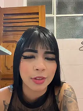 Snapshot of -Brittanny chatting on 07-09-26, 02:04 -Brittanny online show from 07-09-26, 02:04