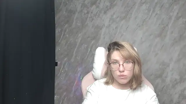 Reginasmilee online show from 01-23-25, 06:17
