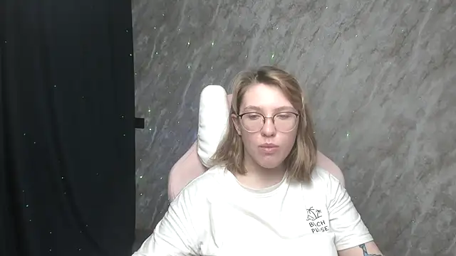 Reginasmilee online show from 01-24-25, 01:56