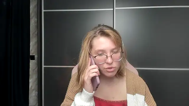 Reginasmilee online show from 01-26-25, 03:25